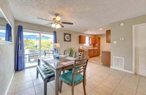 North Sarasota Apartment | 3 Bedroom 761437 by Houzlet