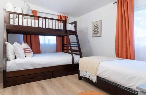 West Park Apartment | 4 Bedroom 757318 by Houzlet