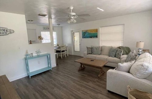 Englewood Apartment | 2 Bedroom 736839 by Houzlet