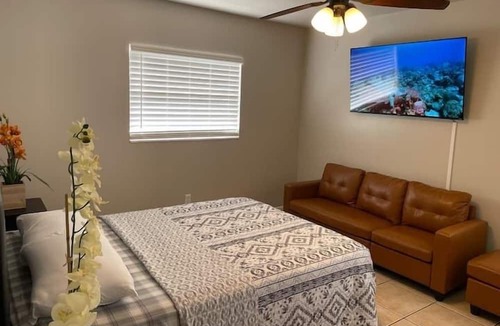 West Meadows Apartment | 4 Bedroom 737801 by Houzlet