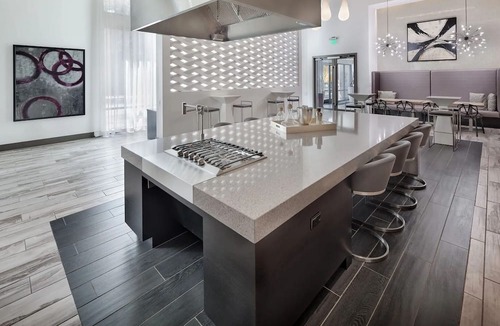 Central Business District Apartment | Landing | Stunning 1BD, Gym, Rooftop Lounge