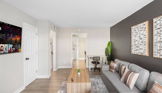 Charming 2 King Bedroom Suite—in Downtown Mt Holly