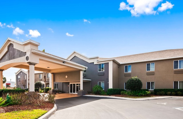Best Western Edgewater Inn