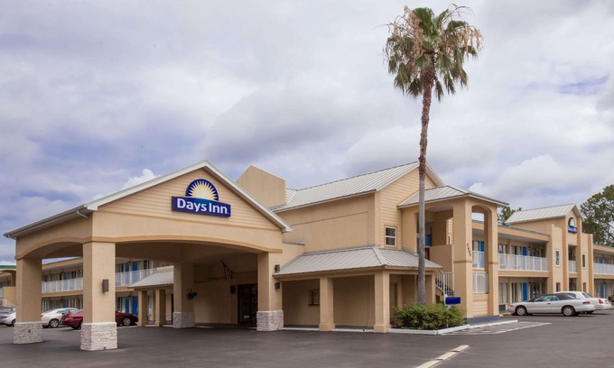 Daytona Beach Hotel | Days Inn by Wyndham Daytona Beach Speedway