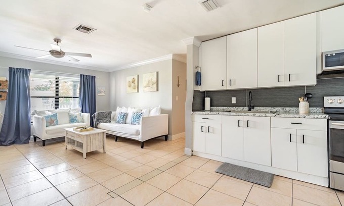 North Lauderdale House | Spacious 3BR Family-Friendly Home Near Attractions